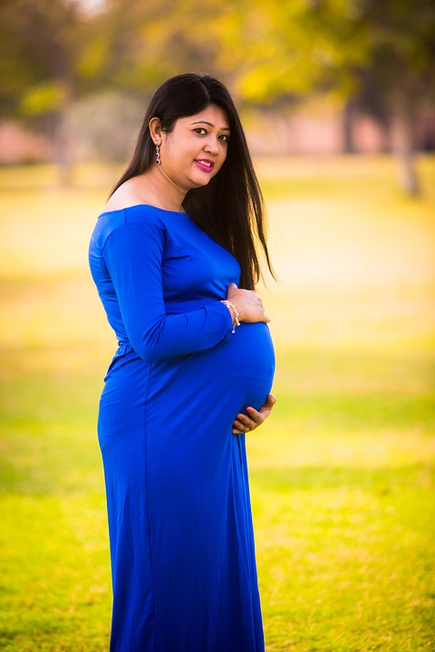 Dressing for Two: Styling Tips for Flattering Pregnancy Fashion Dresses